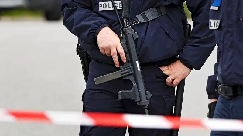 Drunk Man Killed by French Police Outside Paris After Threatening Officers